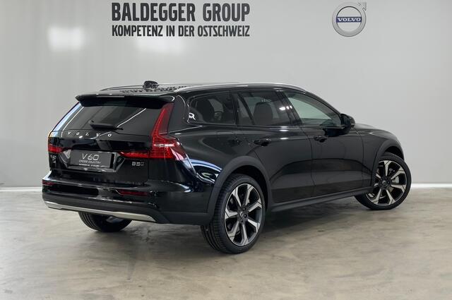 Volvo V60 Cross Country 2.0 B5 Ultim