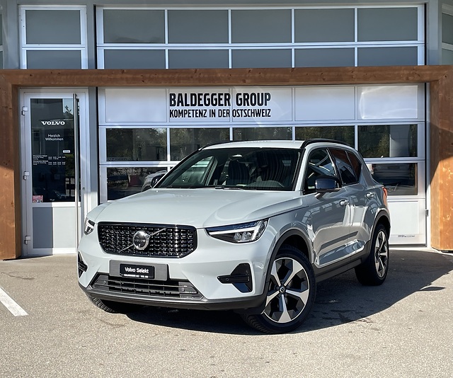 Volvo XC40 2.0 B3 MH Plus Dark