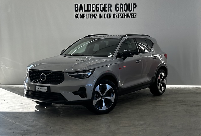 Volvo XC40 2.0 B3 MH Plus Dark