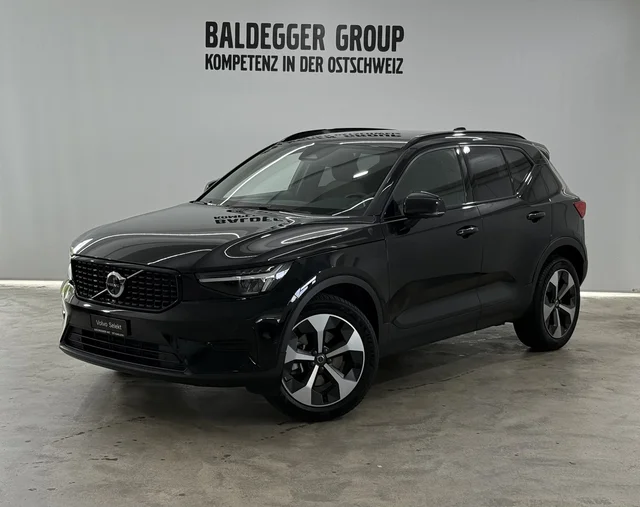 Volvo XC40 2.0 B3 MH Plus Dark