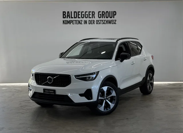 Volvo XC40 2.0 B3 MH Plus Dark