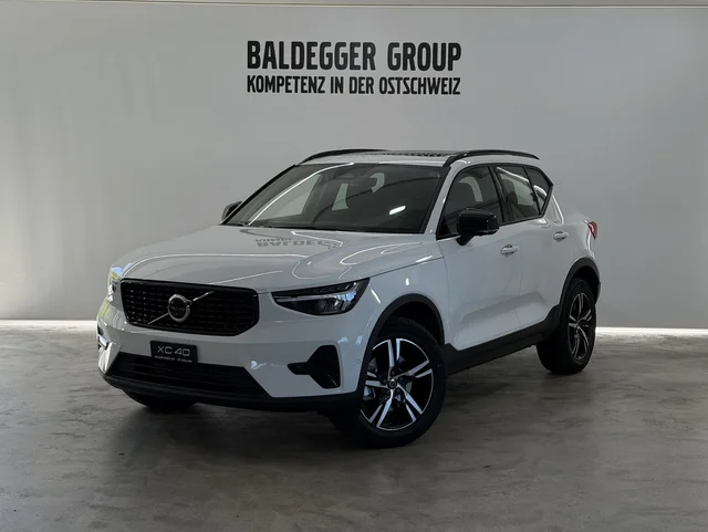Volvo XC40 2.0 B3 MH Plus Dark